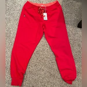 Figs pop red women’s Mari jogger scrub pants